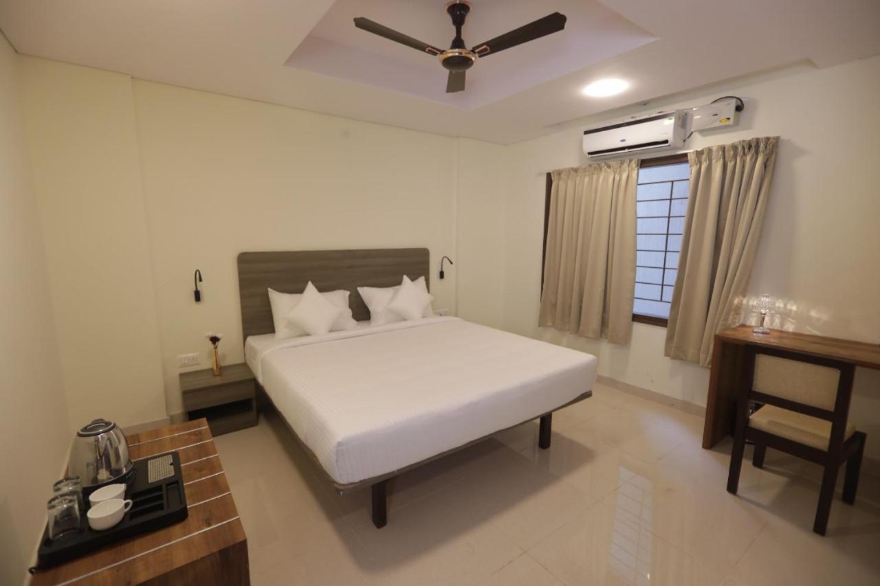 Elysian Grand Hotel Bengaluru Kültér fotó